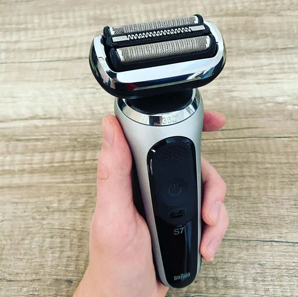 Quality Cutting Elements and Flexing Head is Essential for Elderly Mens Electric Razor