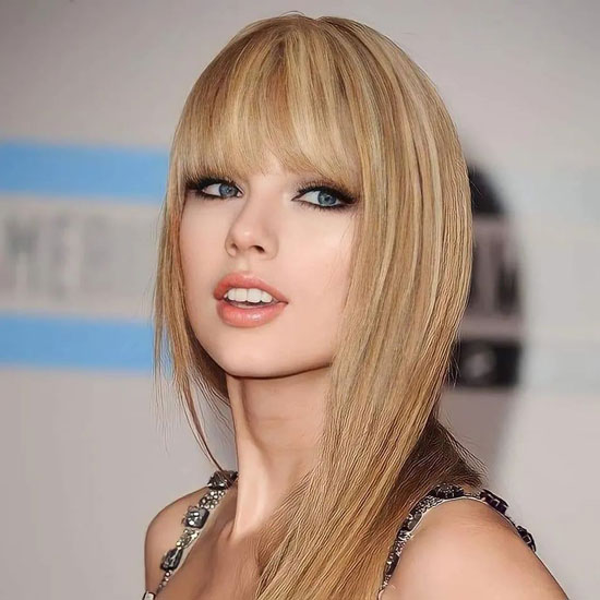 Taylor Swift's Outgrown Shag With Straight Layers