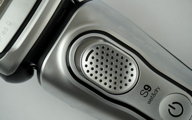 Braun Series 9 with travel lock icon