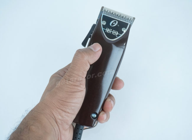 Oster Fast Feed in hand