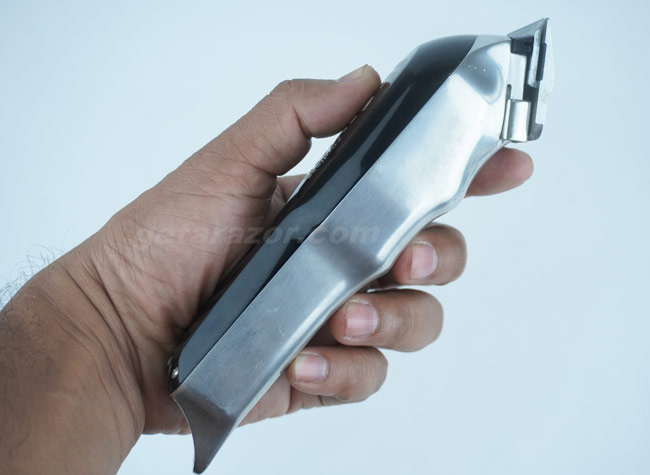 Side view of Wahl Senior